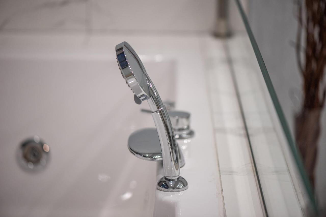 Sea & City Luxury Suite 塞萨洛尼基 外观 照片
