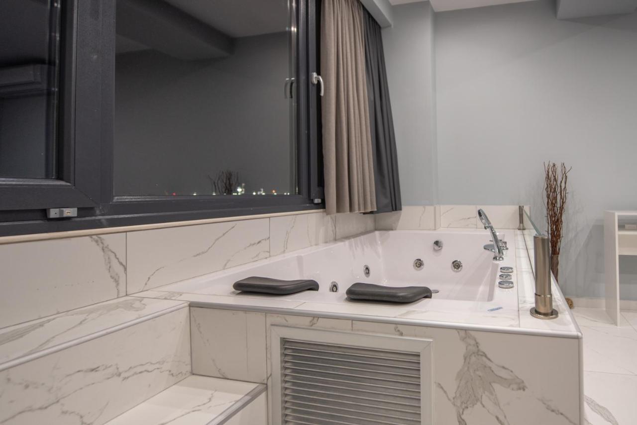 Sea & City Luxury Suite 塞萨洛尼基 外观 照片