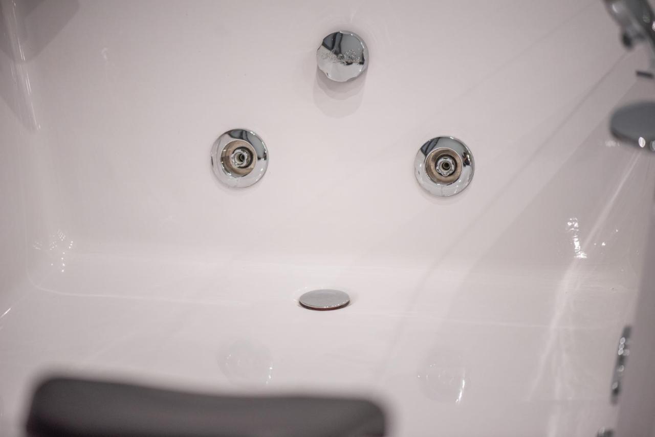 Sea & City Luxury Suite 塞萨洛尼基 外观 照片